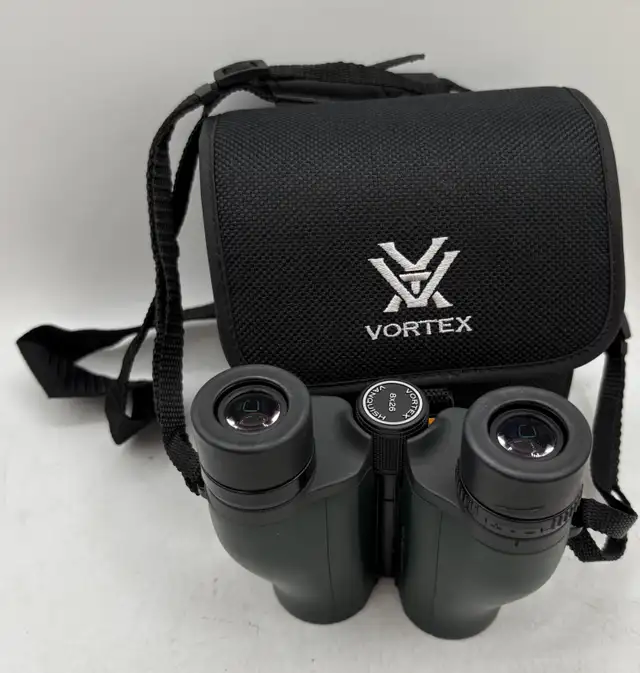 Vortex Vanquish 8x26 Binoculars with Case