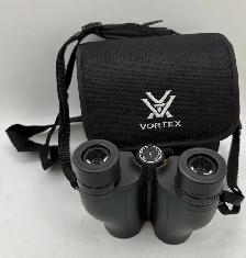 Vortex Vanquish 8x26 Binoculars with Case