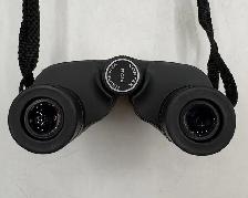 Vortex Vanquish 8x26 Binoculars with Case - Photo 2