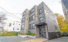Halifax one-bed/one-bath, ensuite laundry, AC and parking