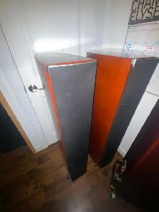 8 pc Polk Audio Speaker setup - Photo 5