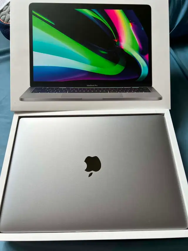 MacBook Pro 13' (2020) 16M, 2TB storage, defective