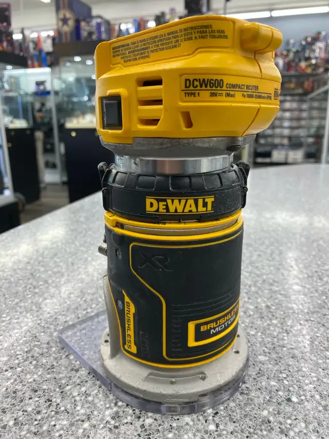 Dewalt DCW600 20V Router