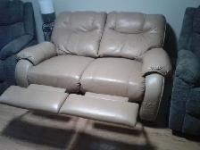 Causeuse et fauteuil en cuir traité non fumeur Tanguay meuble - Photo 2