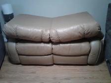 Causeuse et fauteuil en cuir traité non fumeur Tanguay meuble - Photo 3