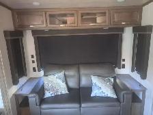 Luxury Rear Living Fifth Wheel – Comfort Meets Adventure! - Photo 8