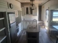 Luxury Rear Living Fifth Wheel – Comfort Meets Adventure! - Photo 12