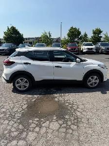 2024 Nissan Kicks S - Photo 2