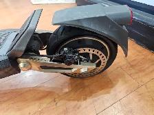 Navee ST3 Pro Electric Scooter - Photo 2