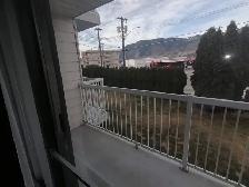 SPACIOUS – RENOVATED – PET FRIENDLY - Photo 3