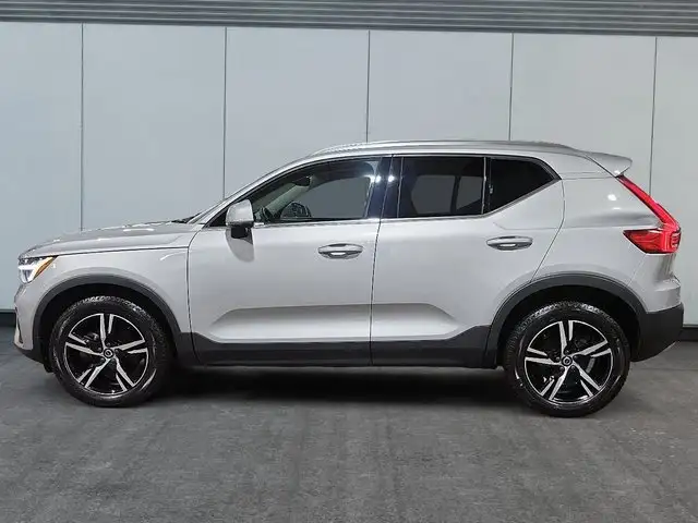 Volvo XC40 PLUS BRIGHT THEME