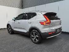 Volvo XC40 PLUS BRIGHT THEME - Photo 2