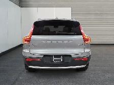Volvo XC40 PLUS BRIGHT THEME - Photo 3