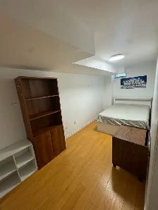 Basement room  for rent, steps to Seneca@york $800. - Photo 2