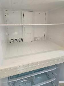 ge Refrigerator 32 ' - Photo 3