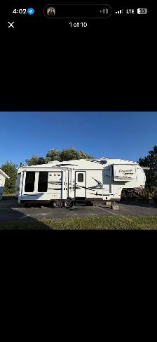 2014 Flag staff classic super lite series 28 foot 5th wheel