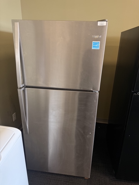 STAINLESS STEEL FRIDGE 18 CU.FT