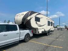 2018 Keystone Sprinter Campfire Edition 26FWRL Fifth Wheel RV - Photo 3