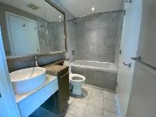 Air-Conditioned Gorgeous View 1 Bedroom   Den Downtown Apartment - Photo 2