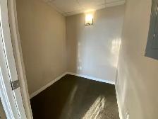 Air-Conditioned Gorgeous View 1 Bedroom   Den Downtown Apartment - Photo 4