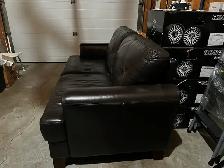 Leather love seat - Photo 2