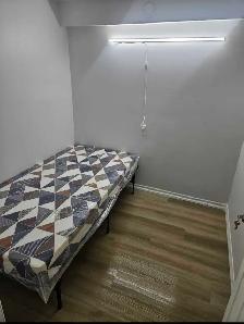 Private rooms is Available near Square One. - Photo 3