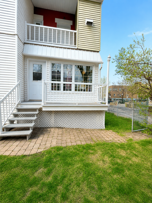 3 Beds 2 Baths - Apartment
