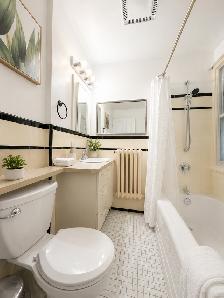 3 Beds 2 Baths - Apartment - Photo 2