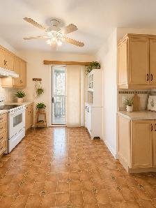 3 Beds 2 Baths - Apartment - Photo 7