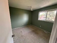 3 Bedroom/3 Baths Townhouse with garage. Newly renovated kitchen - Photo 5