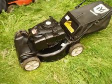Yard Machine  21inch Self-Propelled gas   Lawnmower. - Photo 3