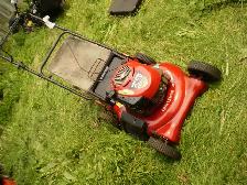 CRAFTSMAN  21 inch   push  gas   Lawnmower.