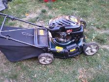 Yard Works   173cc   push  gas   Lawnmower. - Photo 3