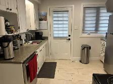 3 Bedroom Single Family House with Fenced Backyard for Rent - Photo 8