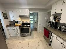 3 Bedroom Single Family House with Fenced Backyard for Rent - Photo 9