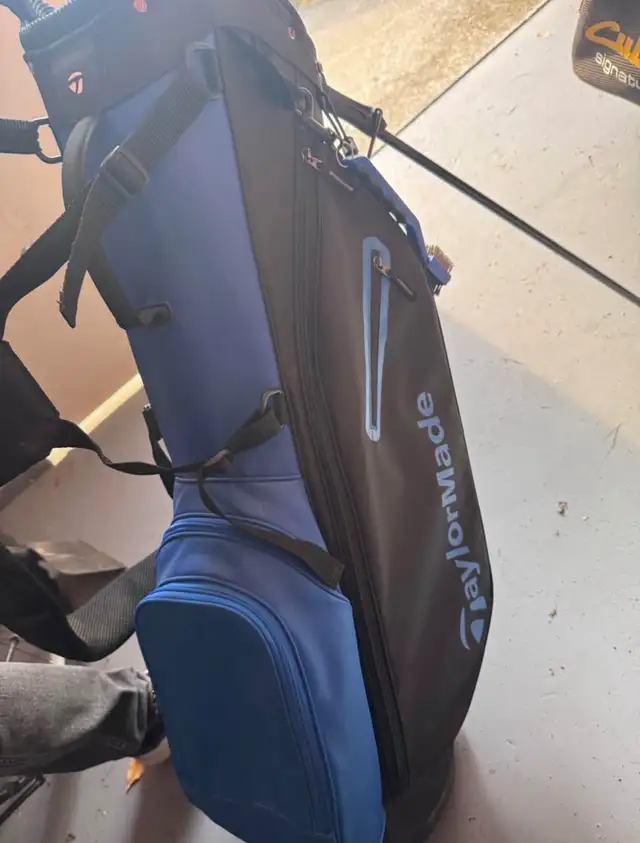 Taylor made golf bag