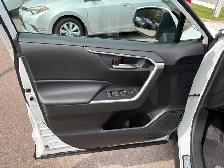 2020 Toyota RAV4 - Photo 9