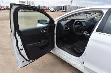 2015 Chrysler 200 LX - Photo 6