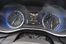 2015 Chrysler 200 LX - Photo 9