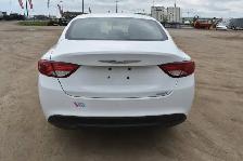 2015 Chrysler 200 LX - Photo 18
