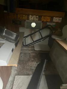 Slide in truck camper. It’s old - Photo 2