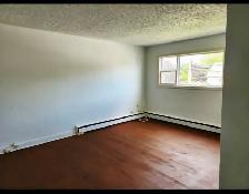 $2000 - 3 Bedrooms apartment for rent - Photo 2