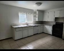 $2000 - 3 Bedrooms apartment for rent - Photo 3