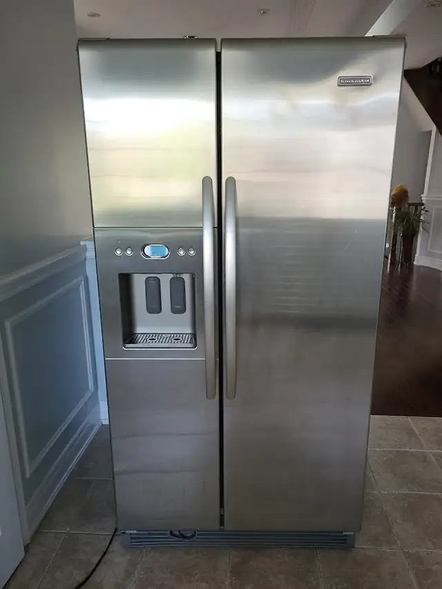 KitchenAid Refrigerator for repair&re-use or for parts