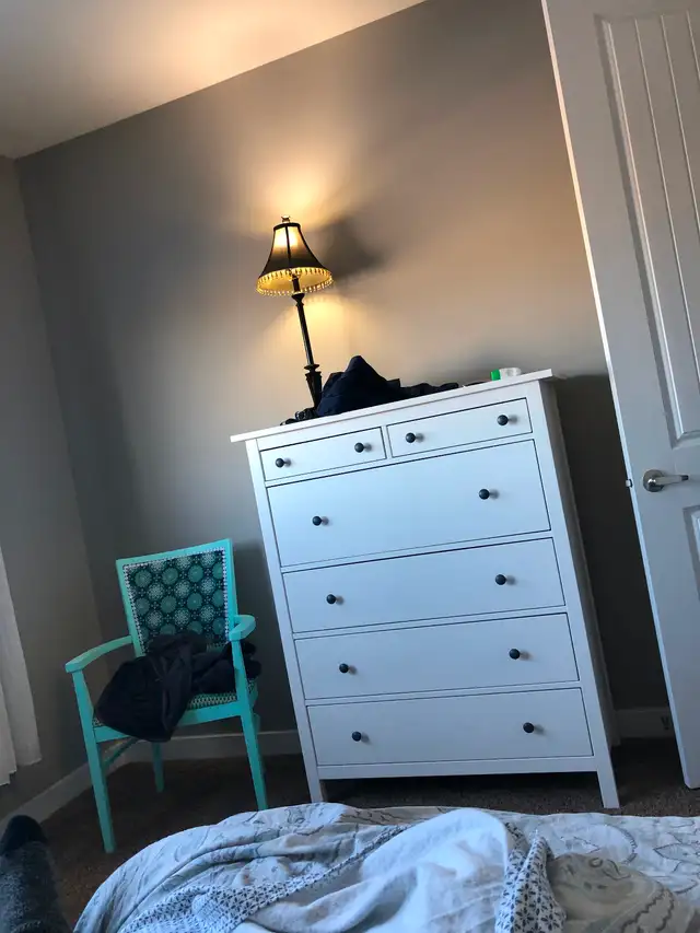 Airdrie-Furnished Room Executive Home