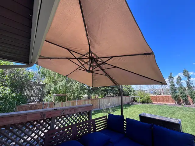 Deck Umbrella (10’ x 10’)