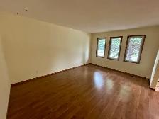 4.5 Bed 2 Bath House For Rent In Richmond West - Photo 2
