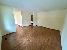 4.5 Bed 2 Bath House For Rent In Richmond West - Photo 3