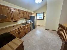 4.5 Bed 2 Bath House For Rent In Richmond West - Photo 8