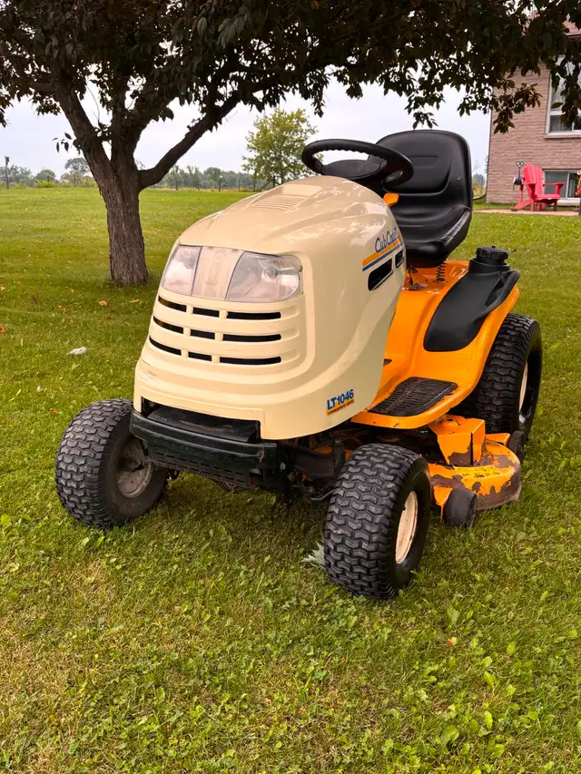 Cub Cadet LT1046 46 'cut Lawn tractor